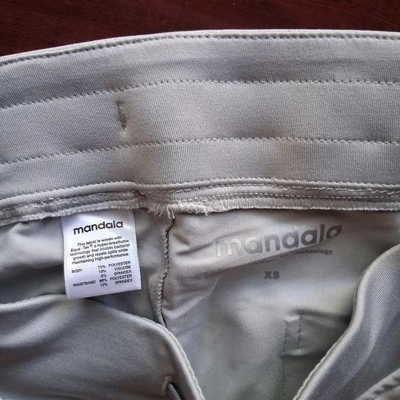 NWOT Mandala Scrubs 1 Pocket Top w/ Mandala Skinny Leg Pants - Picture 7 of 9